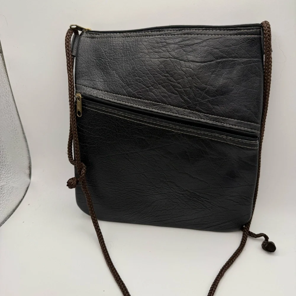 Vintage Leather And Hand Embroidered Passport Crossbody Purse 9x7.5 Inches Women - Picture 2 of 6